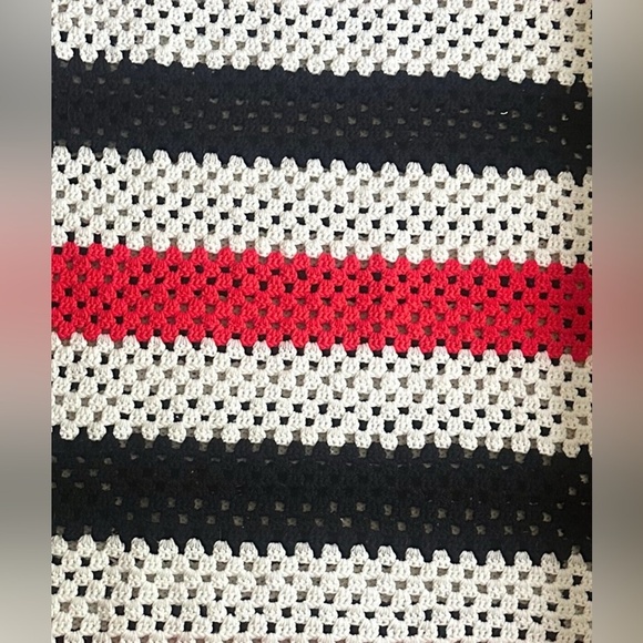 Crochet afghan in red white black stripes - Picture 3 of 3